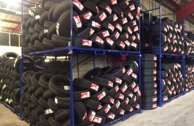 汽车配件与仓储货架综合展示解决方案 轮胎、轮毂及水果架的应用